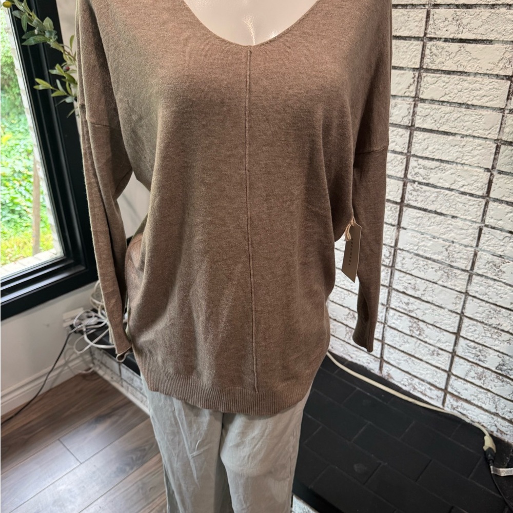 Dreamers V-Neck Sweater in Warm Brown
